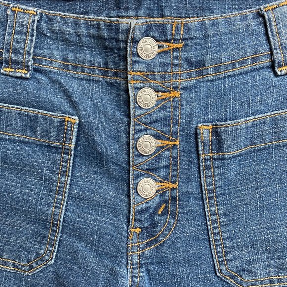 Levi's Misses 90s Button Fly Patch Pocket Hippie Blue Jean High Rise Shorts-8 - Picture 3 of 9